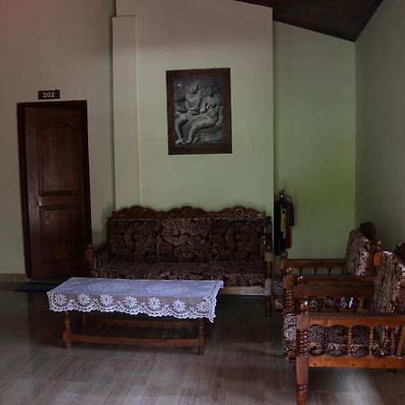 Sanasuma Rest Otel Anuradhapura Dış mekan fotoğraf