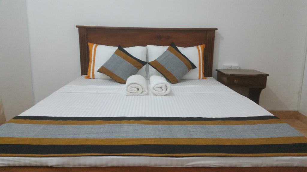 Sanasuma Rest Otel Anuradhapura Dış mekan fotoğraf