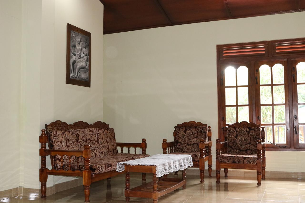 Sanasuma Rest Otel Anuradhapura Dış mekan fotoğraf